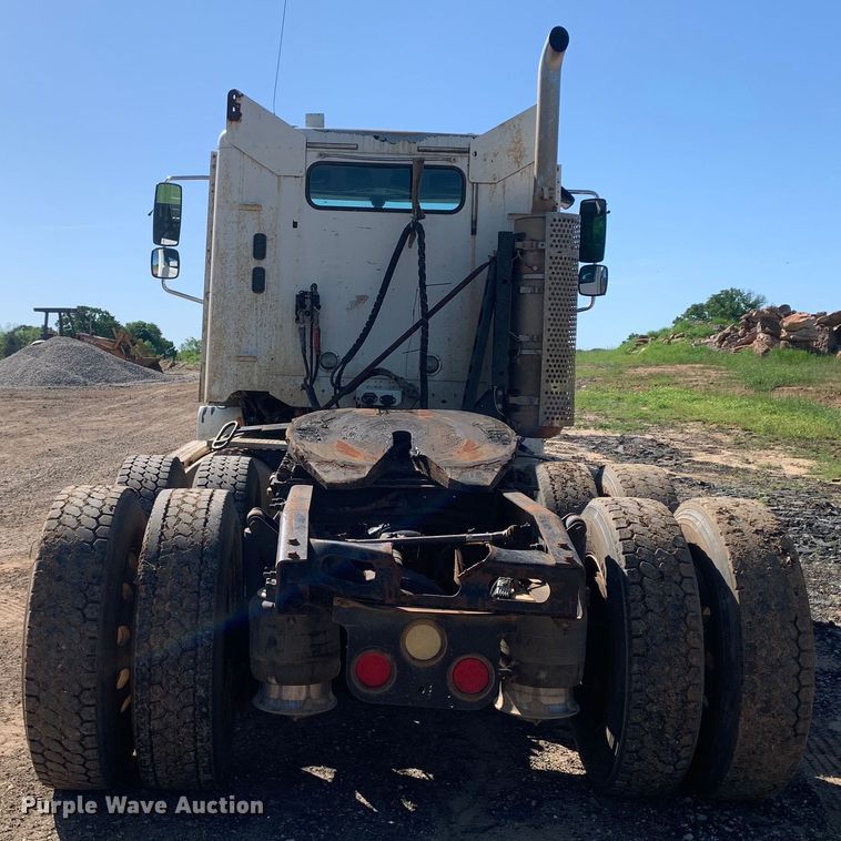 image for item DM7794 2009 Freightliner Columbia  semi truck