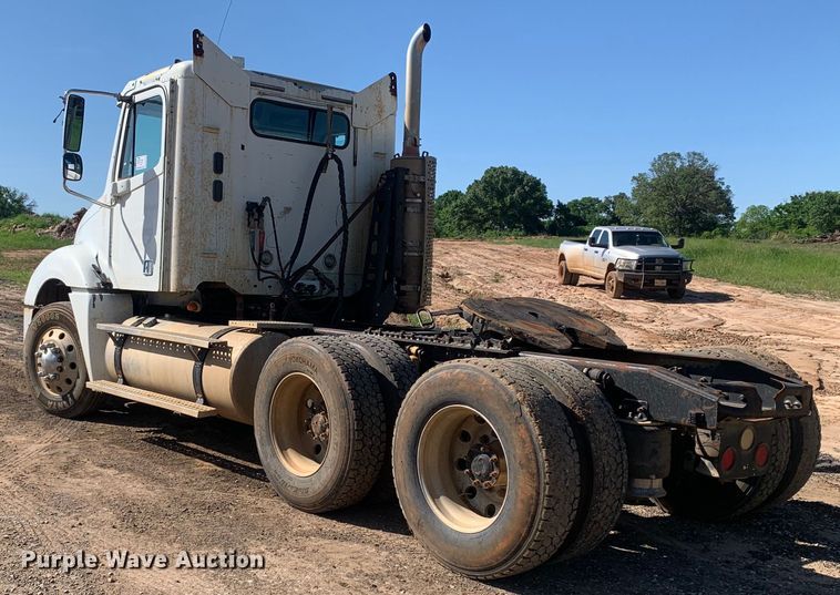 image for item DM7794 2009 Freightliner Columbia  semi truck