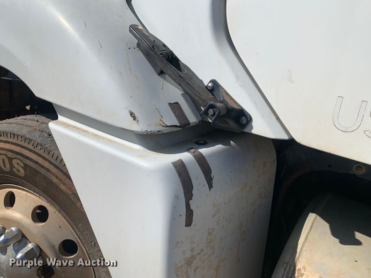 image for item DM7794 2009 Freightliner Columbia  semi truck