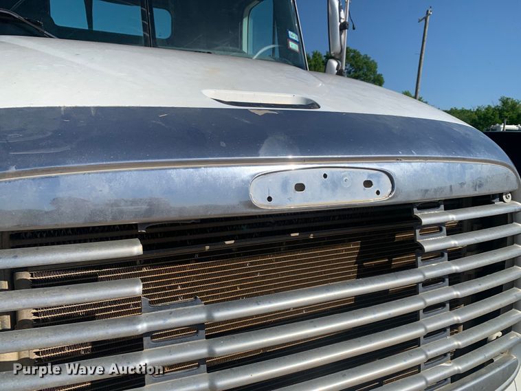image for item DM7794 2009 Freightliner Columbia  semi truck