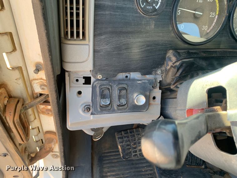 image for item DM7794 2009 Freightliner Columbia  semi truck