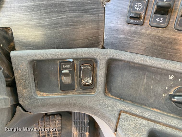 image for item DM7794 2009 Freightliner Columbia  semi truck