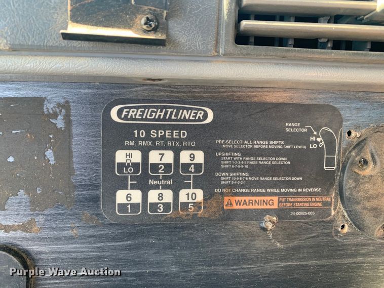 image for item DM7794 2009 Freightliner Columbia  semi truck