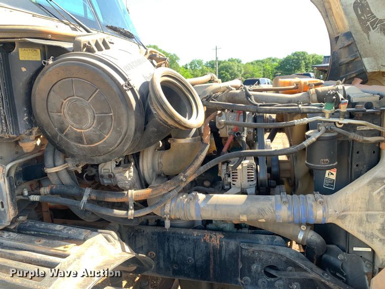 image for item DM7794 2009 Freightliner Columbia  semi truck