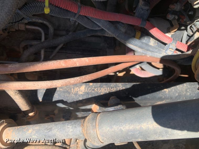 image for item DM7794 2009 Freightliner Columbia  semi truck