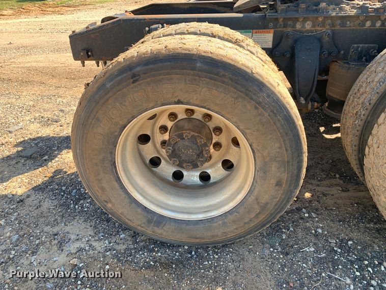 image for item DM7794 2009 Freightliner Columbia  semi truck