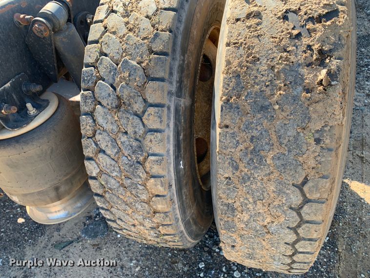 image for item DM7794 2009 Freightliner Columbia  semi truck