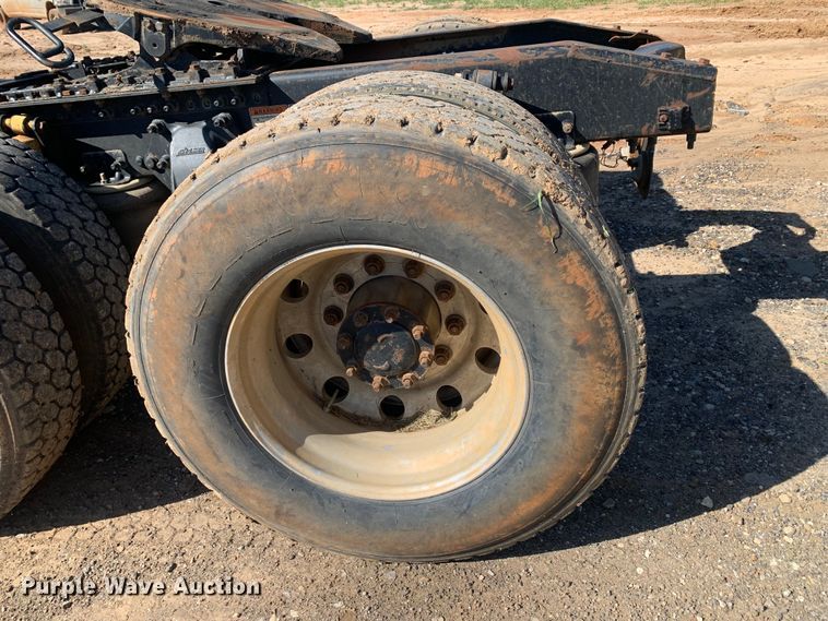 image for item DM7794 2009 Freightliner Columbia  semi truck