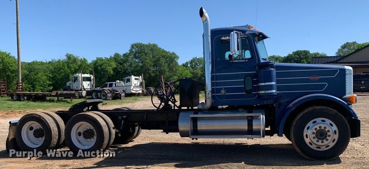 image for item DM7796 1989 Peterbilt 379 semi truck