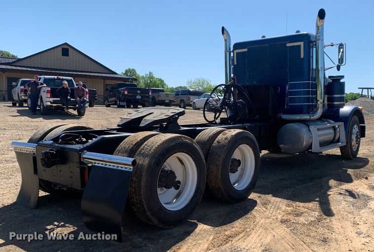 image for item DM7796 1989 Peterbilt 379 semi truck