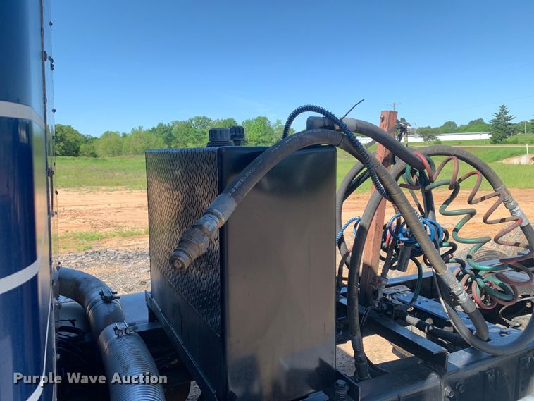 image for item DM7796 1989 Peterbilt 379 semi truck