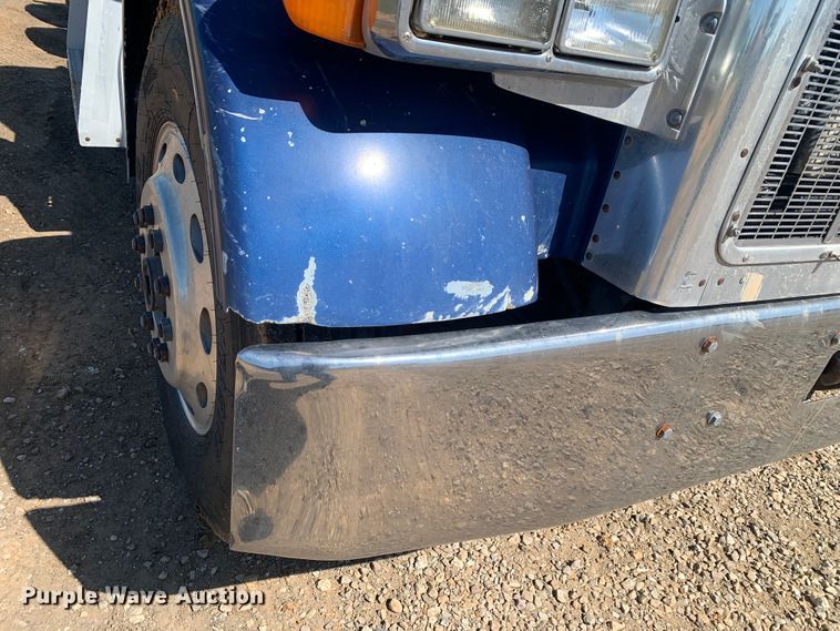 image for item DM7796 1989 Peterbilt 379 semi truck