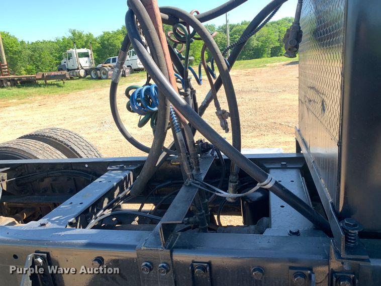 image for item DM7796 1989 Peterbilt 379 semi truck