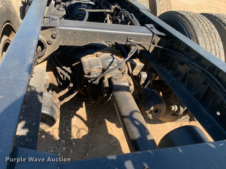 image for item DM7796 1989 Peterbilt 379 semi truck