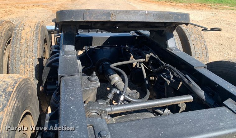 image for item DM7796 1989 Peterbilt 379 semi truck