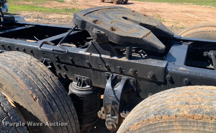 image for item DM7796 1989 Peterbilt 379 semi truck