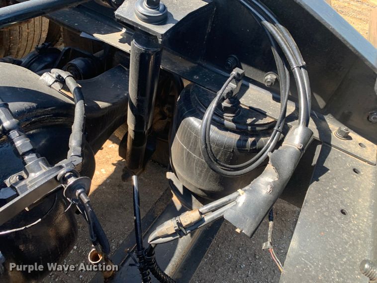 image for item DM7796 1989 Peterbilt 379 semi truck