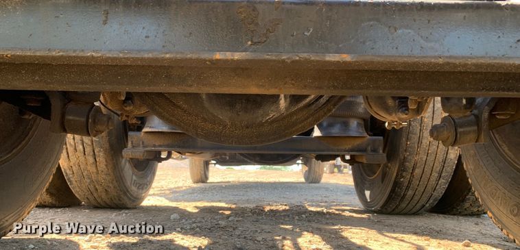 image for item DM7796 1989 Peterbilt 379 semi truck