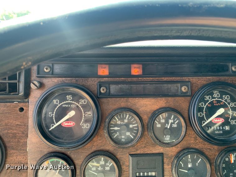 image for item DM7796 1989 Peterbilt 379 semi truck