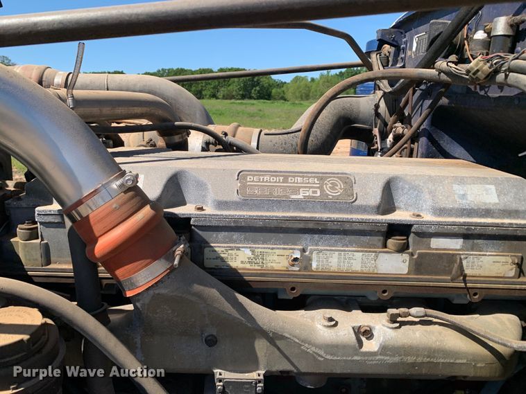 image for item DM7796 1989 Peterbilt 379 semi truck