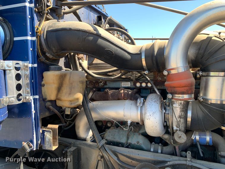 image for item DM7796 1989 Peterbilt 379 semi truck