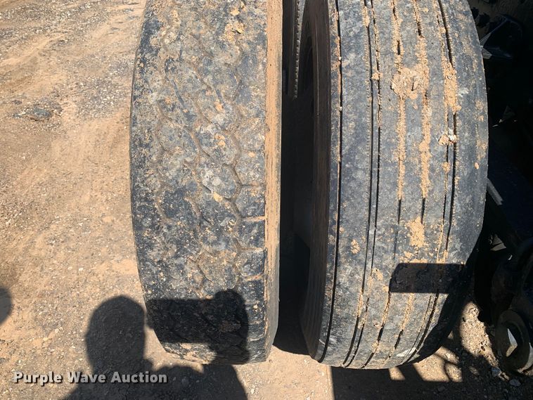 image for item DM7796 1989 Peterbilt 379 semi truck