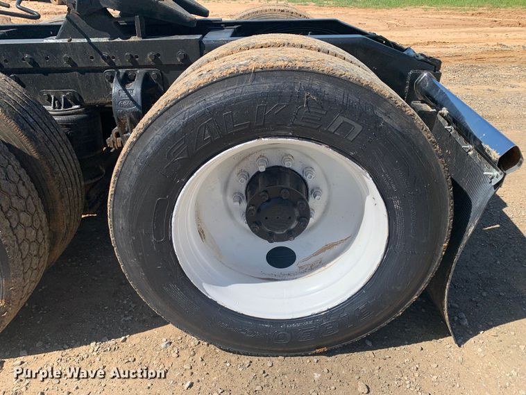 image for item DM7796 1989 Peterbilt 379 semi truck