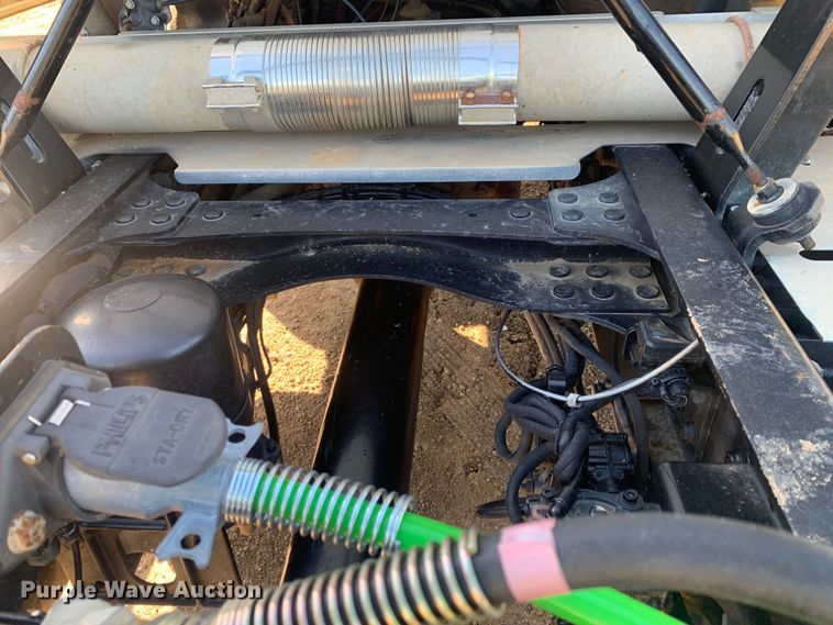 image for item DM7797 2015 Mack CHU613 semi truck