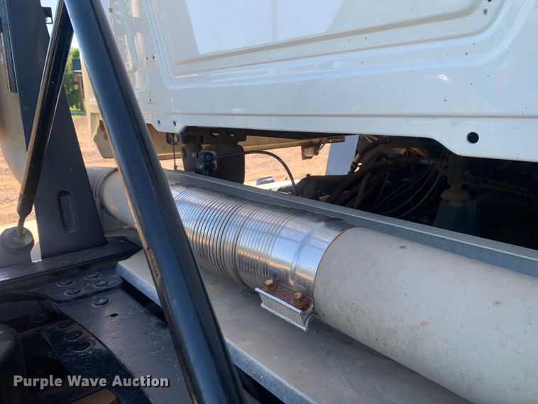 image for item DM7797 2015 Mack CHU613 semi truck