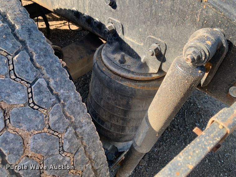 image for item DM7797 2015 Mack CHU613 semi truck