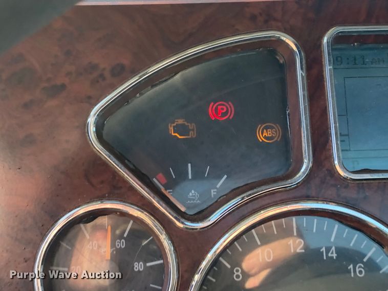 image for item DM7797 2015 Mack CHU613 semi truck