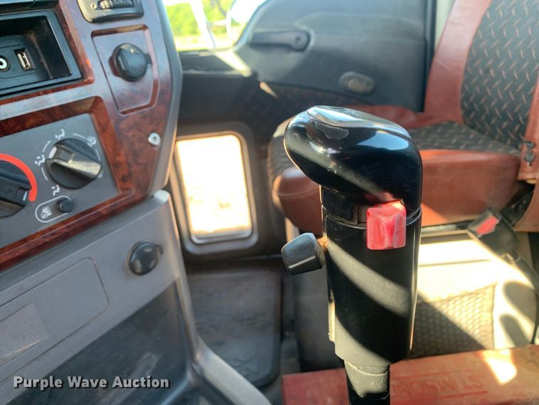 image for item DM7797 2015 Mack CHU613 semi truck