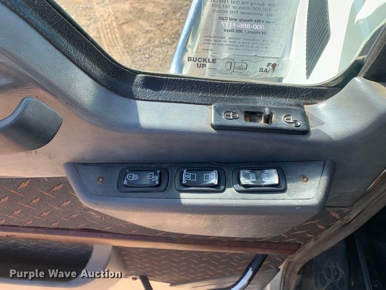 image for item DM7797 2015 Mack CHU613 semi truck