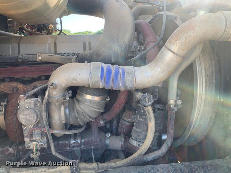 image for item DM7797 2015 Mack CHU613 semi truck