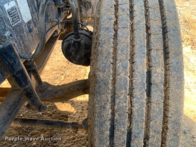 image for item DM7797 2015 Mack CHU613 semi truck