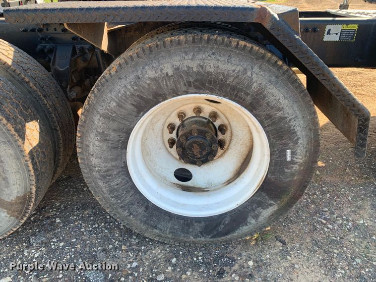 image for item DM7797 2015 Mack CHU613 semi truck