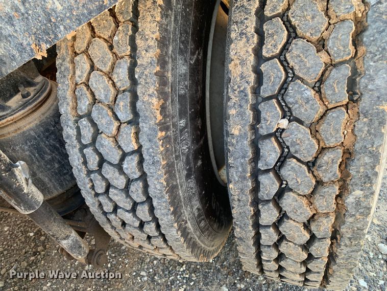 image for item DM7797 2015 Mack CHU613 semi truck