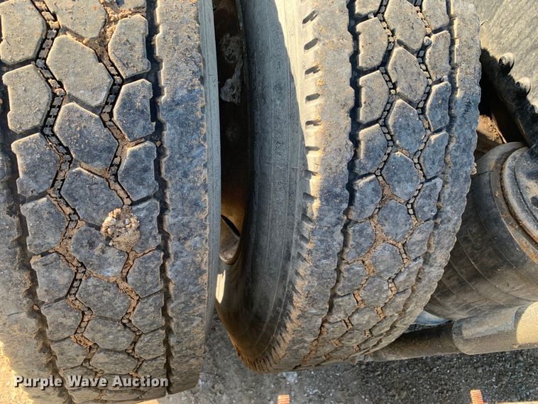 image for item DM7797 2015 Mack CHU613 semi truck