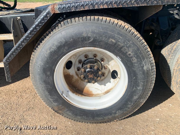 image for item DM7797 2015 Mack CHU613 semi truck