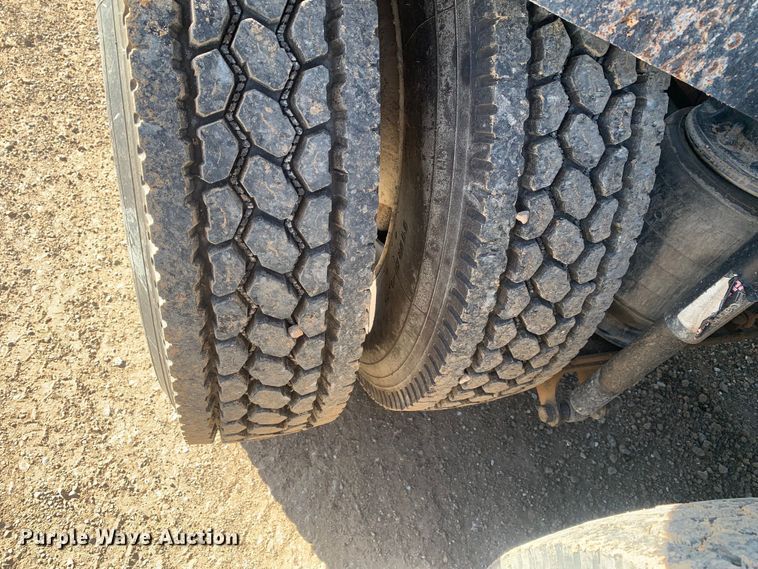 image for item DM7797 2015 Mack CHU613 semi truck