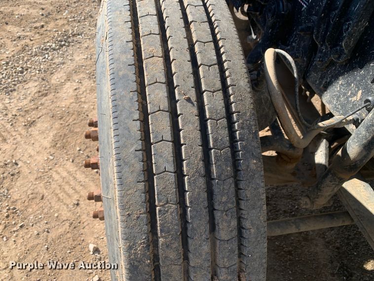 image for item DM7797 2015 Mack CHU613 semi truck