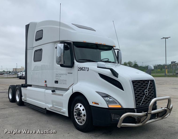image for item DM7798 2021 Volvo VNL semi truck