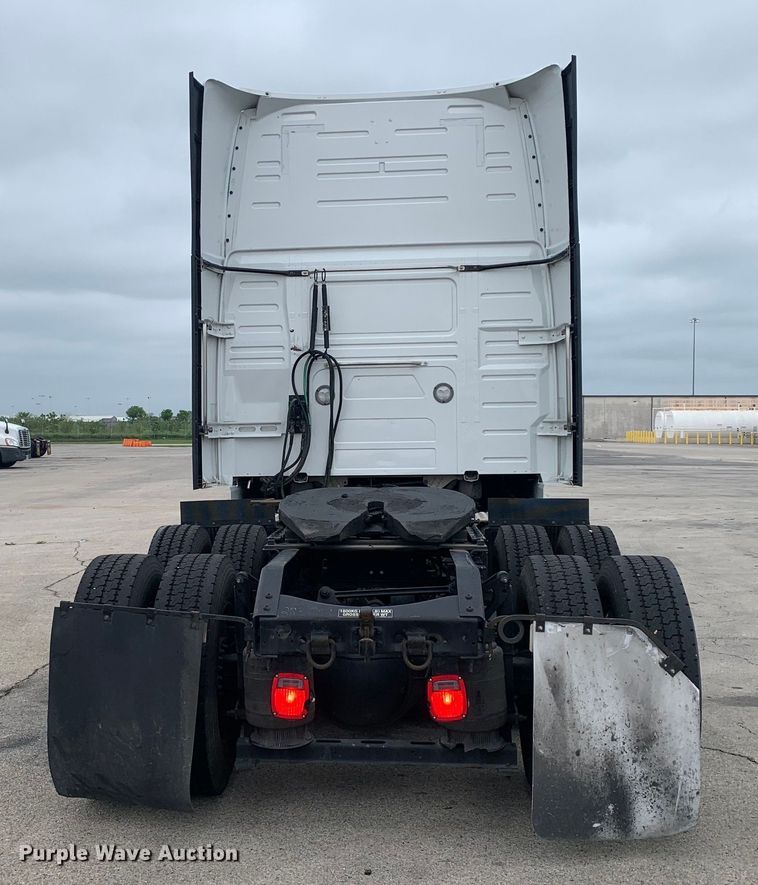 image for item DM7798 2021 Volvo VNL semi truck