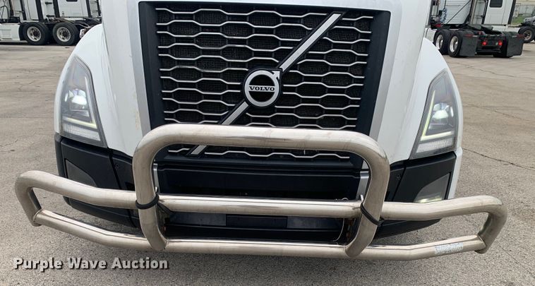 image for item DM7798 2021 Volvo VNL semi truck