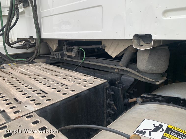 image for item DM7798 2021 Volvo VNL semi truck