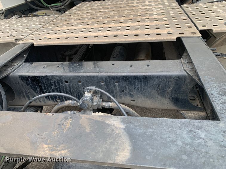 image for item DM7798 2021 Volvo VNL semi truck