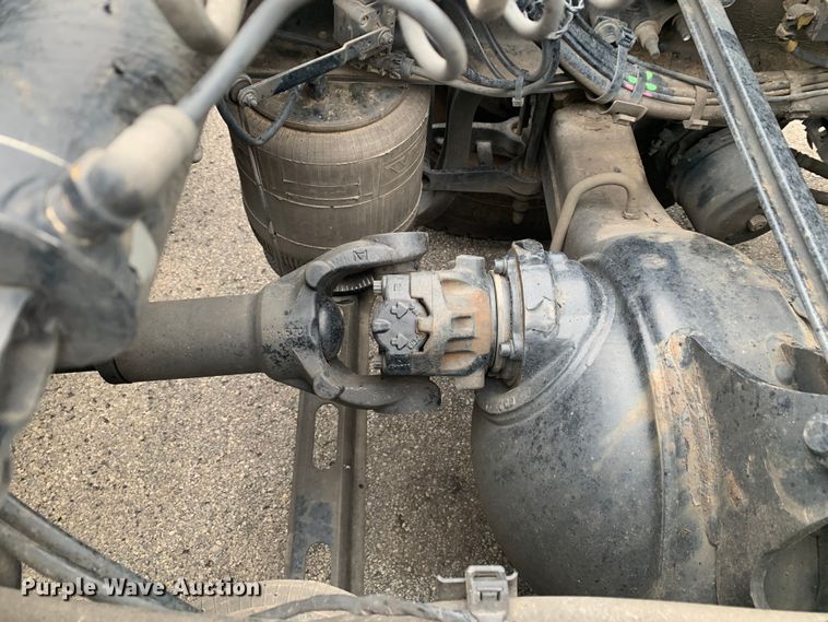 image for item DM7798 2021 Volvo VNL semi truck