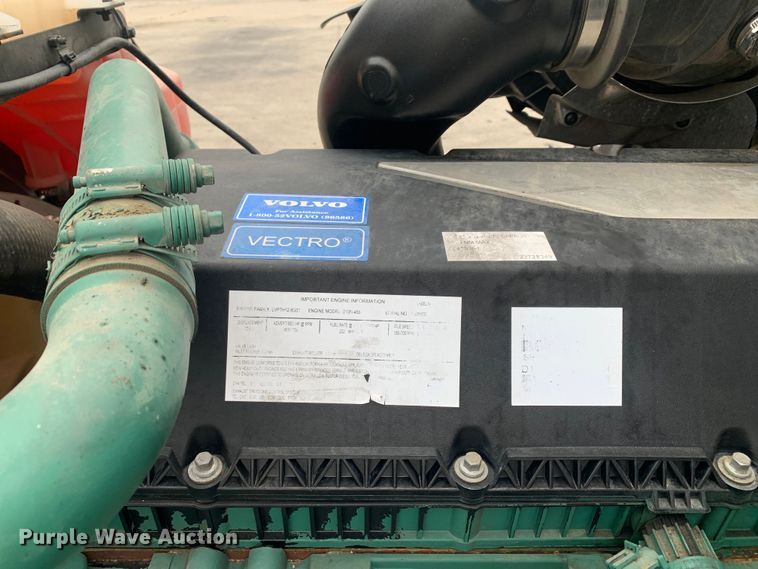 image for item DM7798 2021 Volvo VNL semi truck