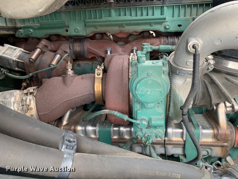 image for item DM7798 2021 Volvo VNL semi truck