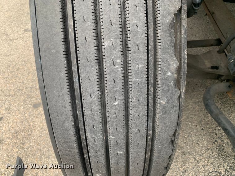 image for item DM7798 2021 Volvo VNL semi truck